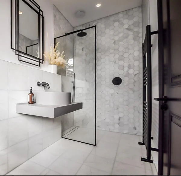 Marmer Hexagon Bianca Carrara | 150mm honed