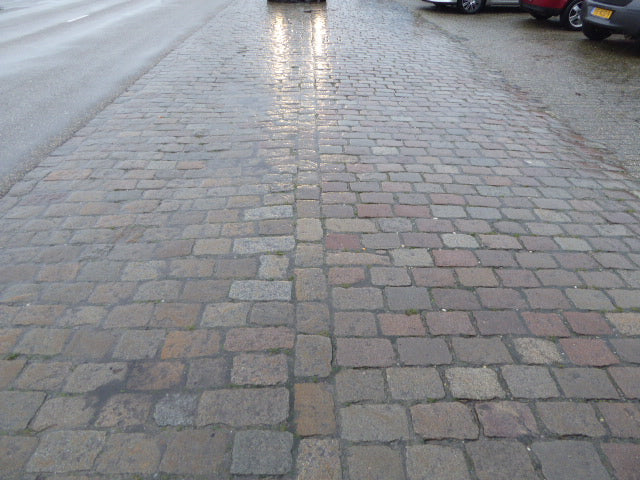 art 812 Zweeds Graniet 200x140x30-50mm