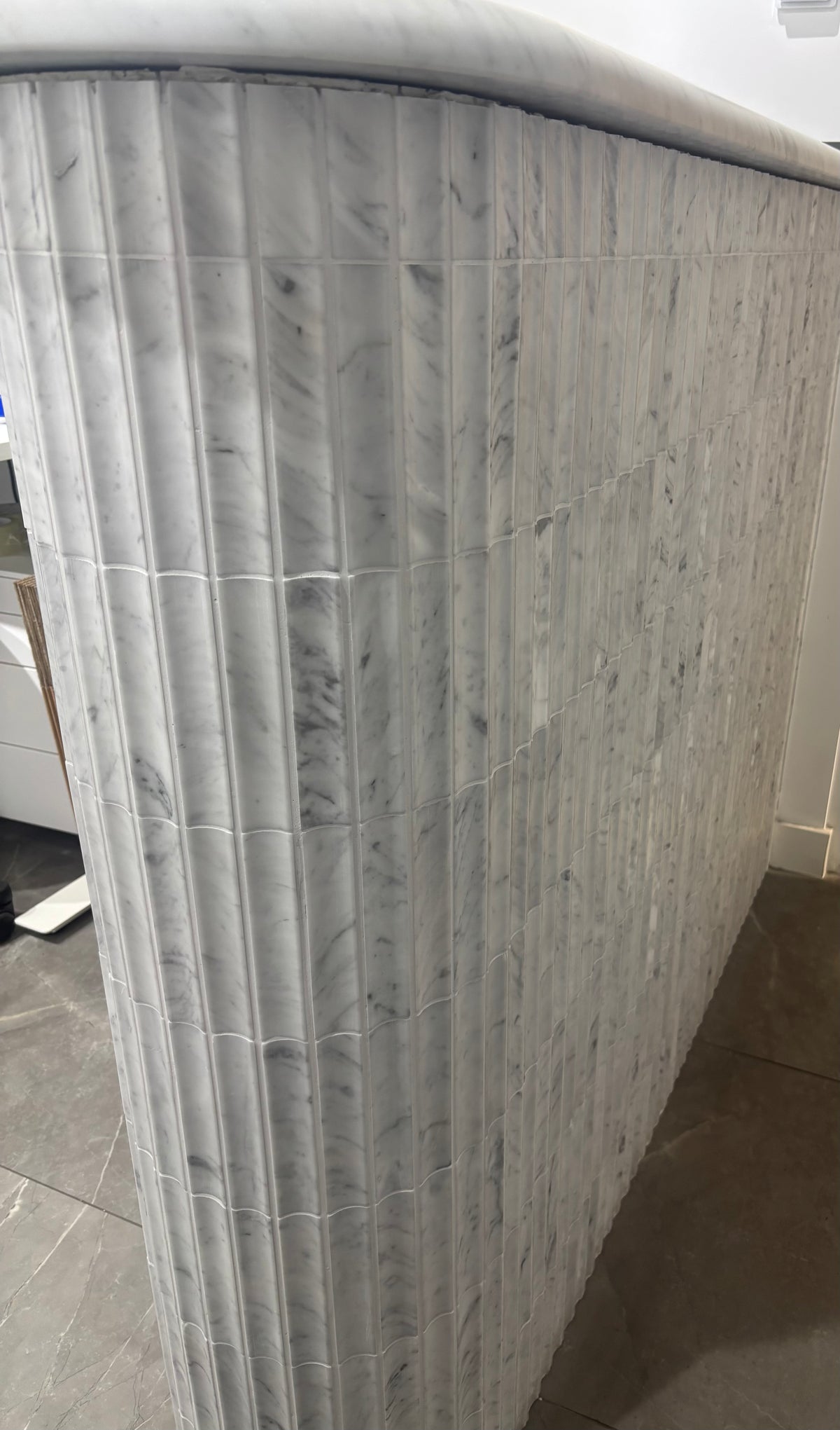art 702 Kit Kat Kreta Conclave Bianco Carrara